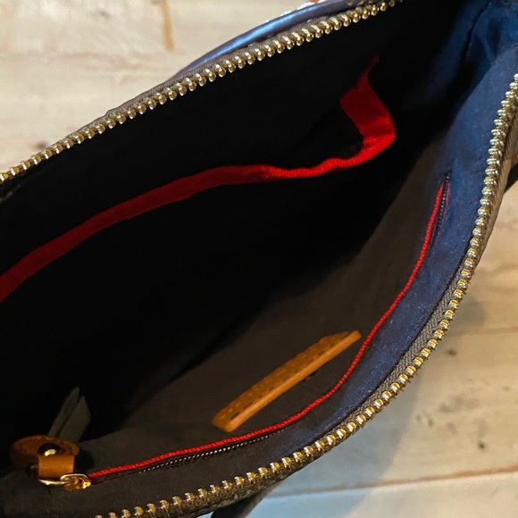 ❤️SOLD❤️Tommy Hilfiger Crossbody Bag Purse Camouflage RN 77806 CA 50900 - Picture 4 of 9